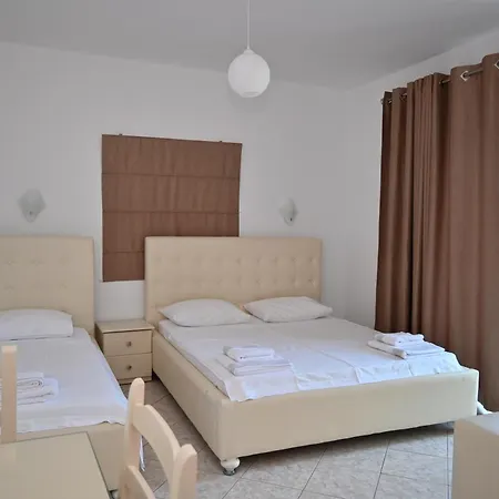 Marku 4* Εξαμίλιο
