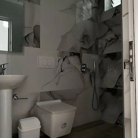 Hotel Marku 4*